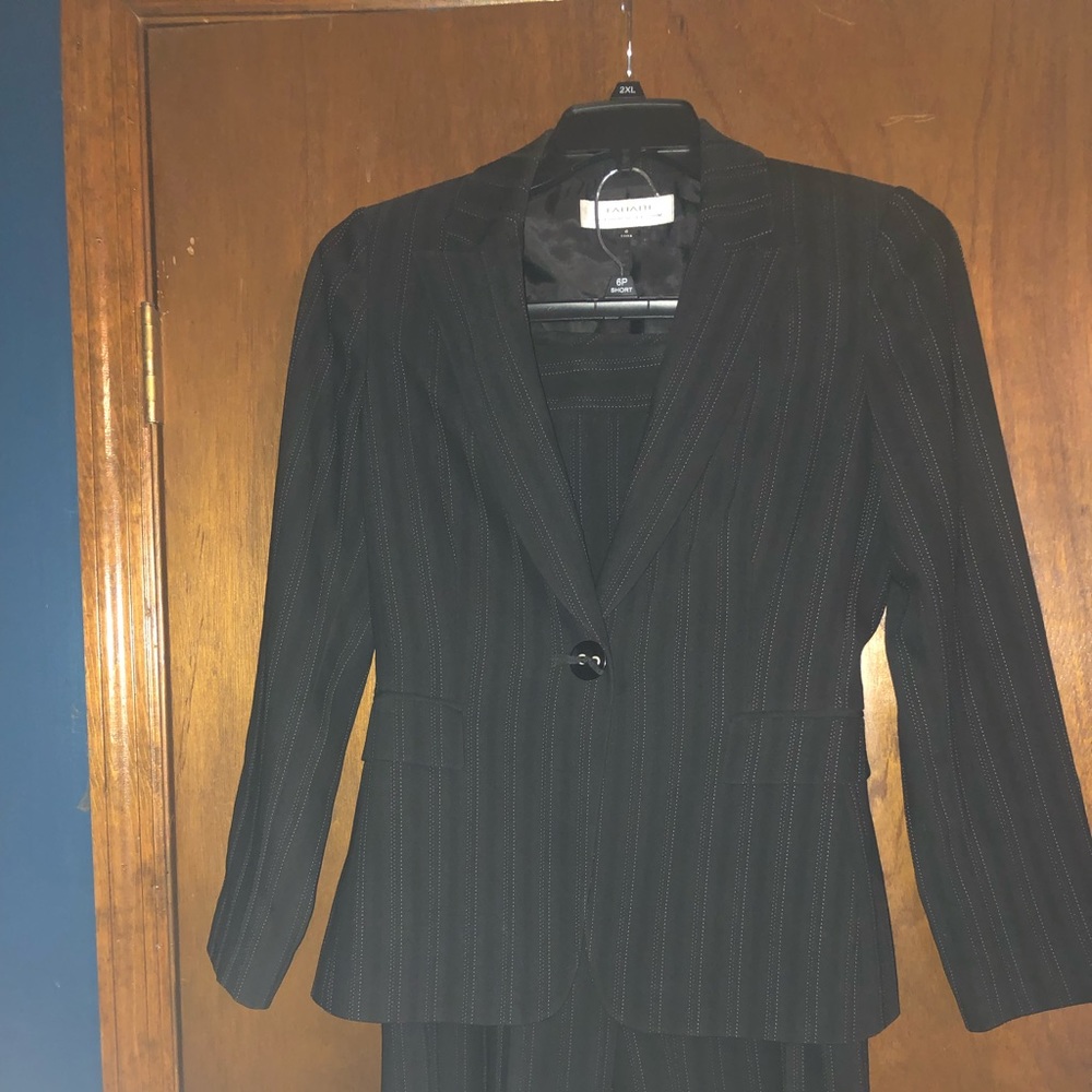 Women’s suit